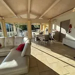 Сasa de vacaciones De La Source Avec Piscine Privée